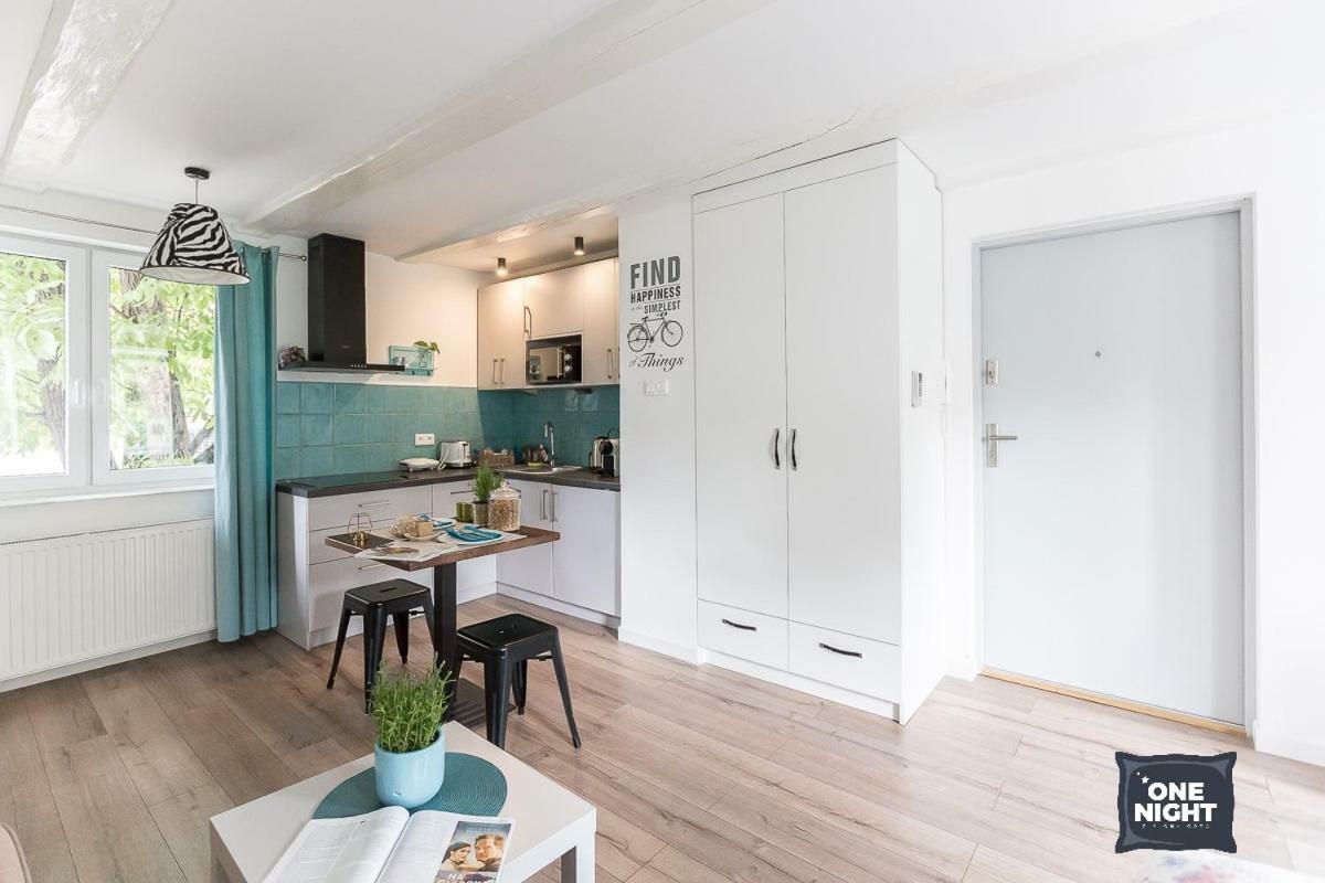 One Night Apartment